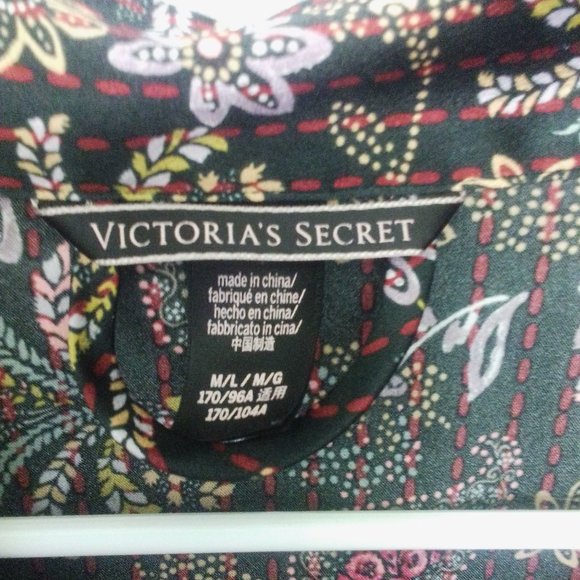 Victoria's Secret M/L Robe - Picture 2 of 4